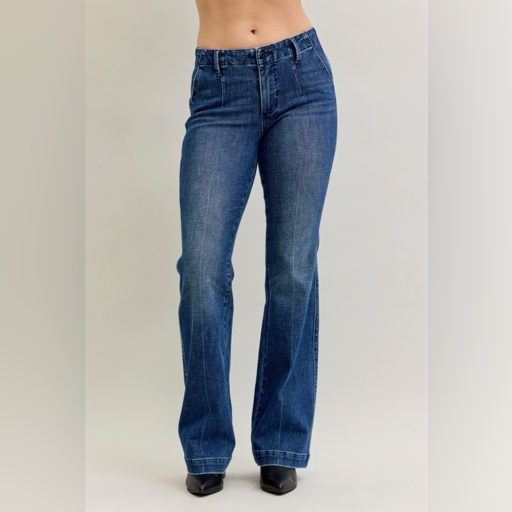 FEW LEFT! Judy Blue Full Size Mid Rise Bootcut Jeans with Welt Pockets Plus Size - Picture 2 of 16
